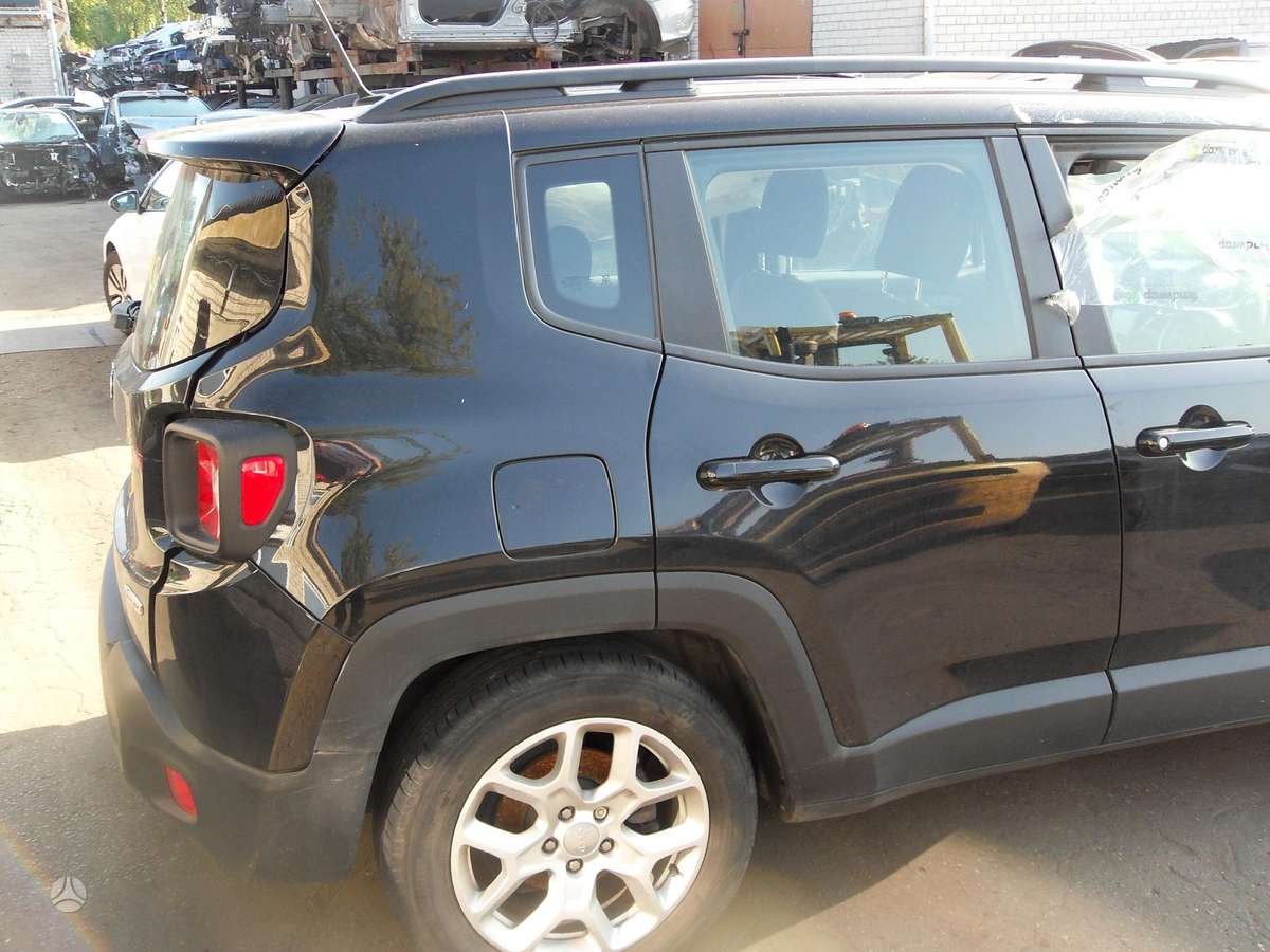 Jeep Renegade по частям