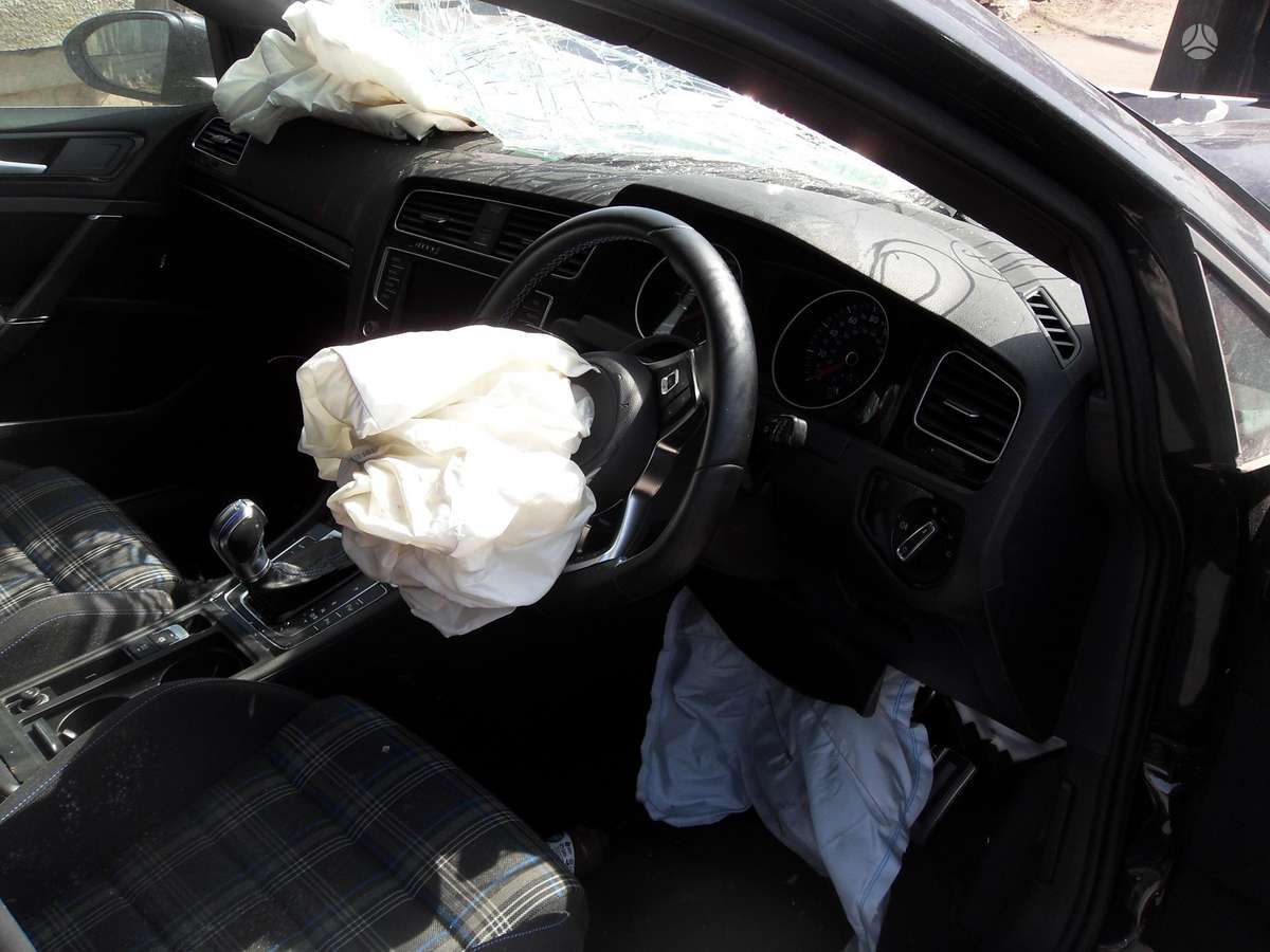 Volkswagen Golf rezerves daļās