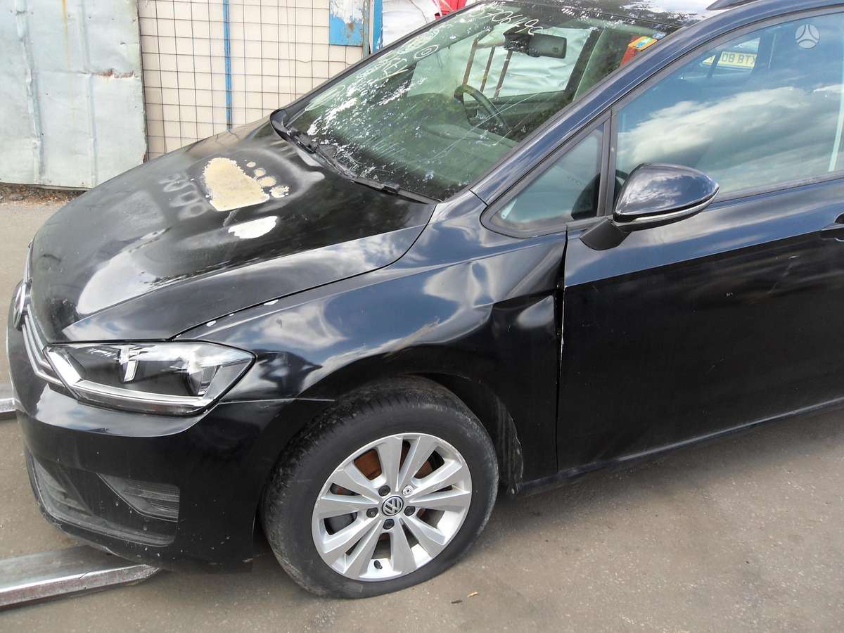 Volkswagen Golf Sportsvan dalimis