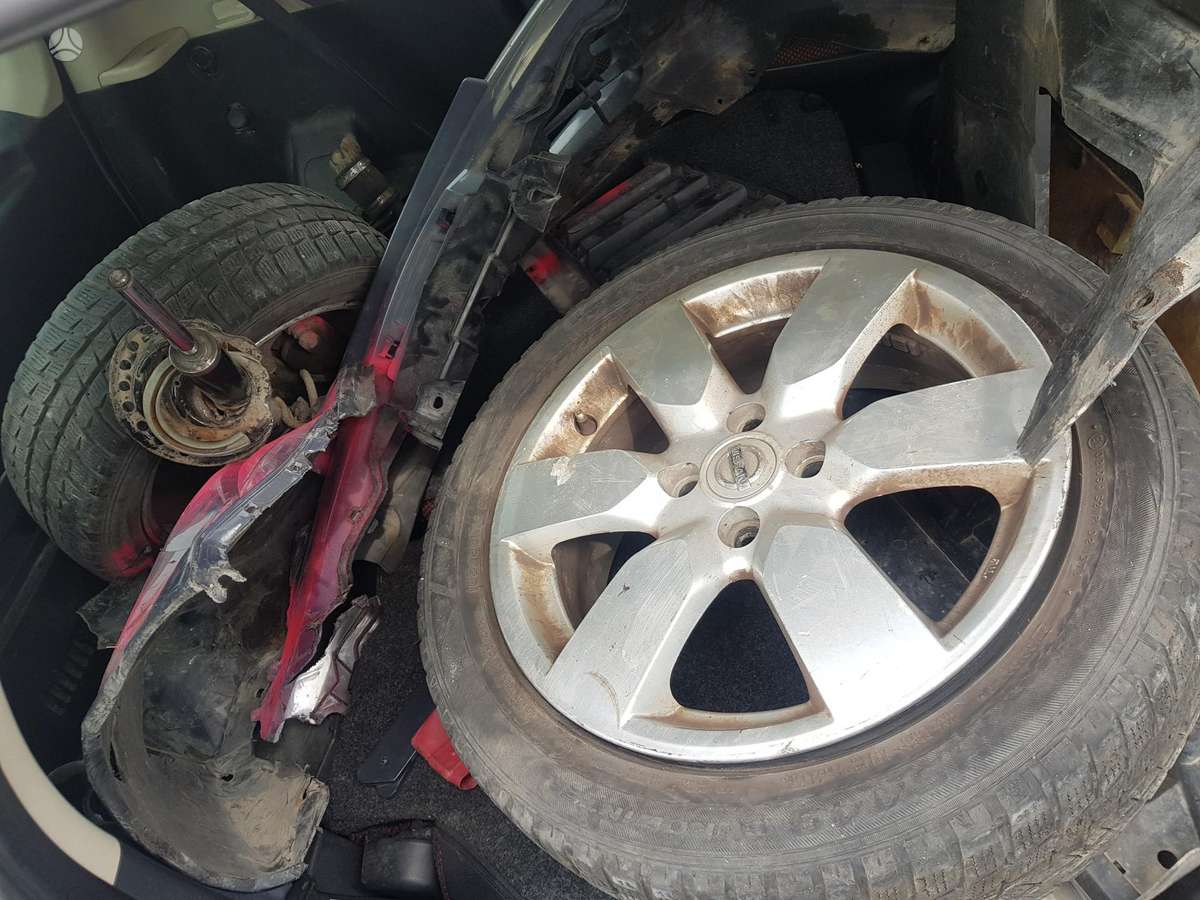 Nissan Note dalimis