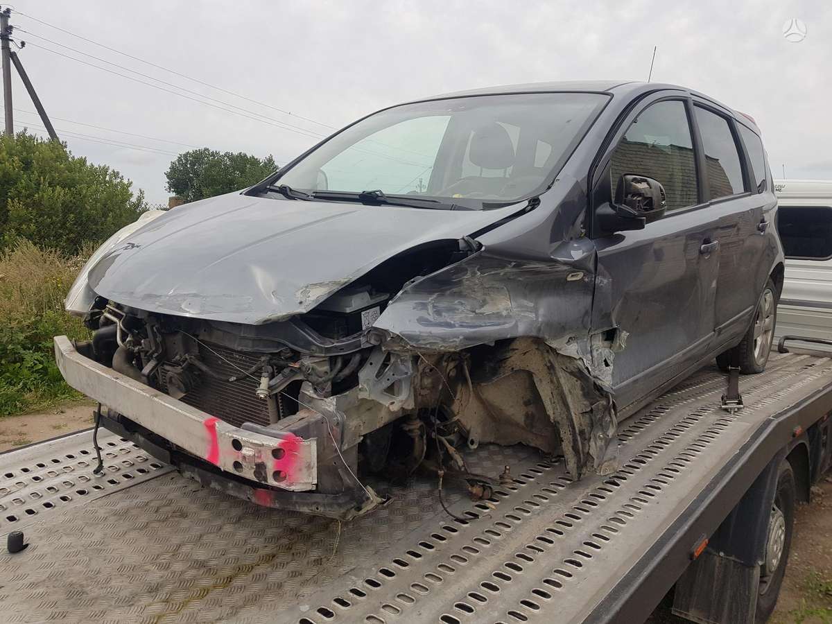 Nissan Note по частям