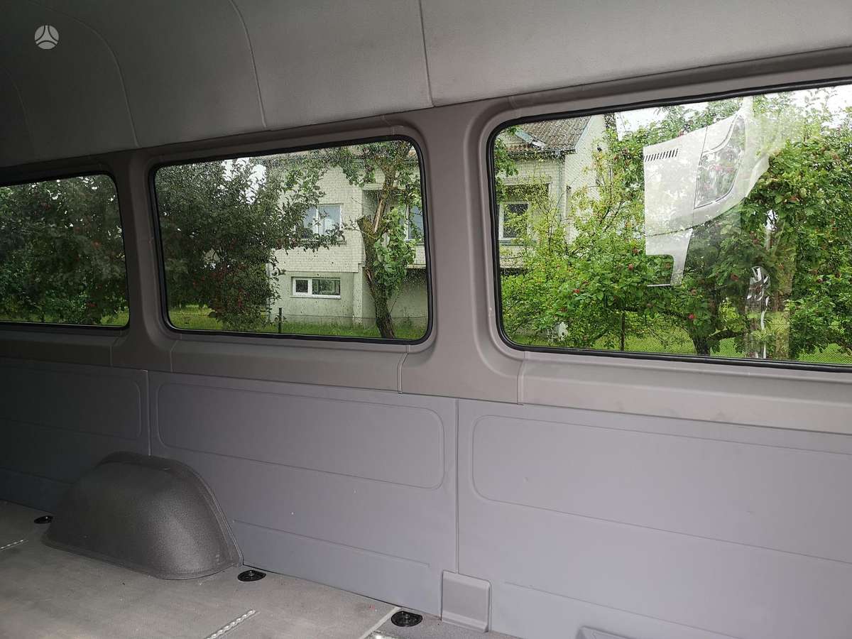 Mercedes-Benz Sprinter, passenger vans