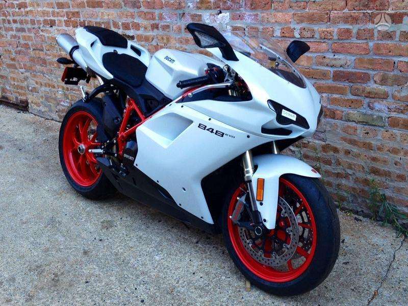 Ducati 848, sporta / superbikes