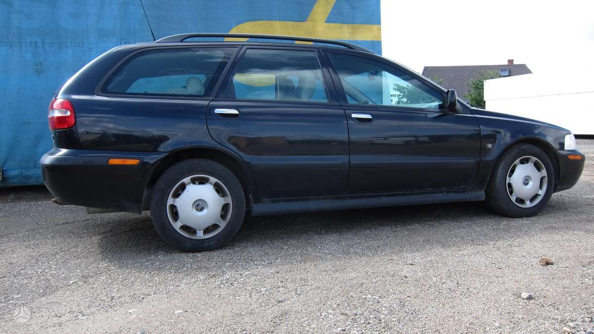 Volvo V40 Dalimis