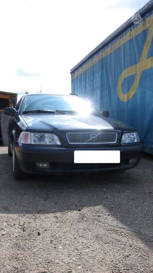 Volvo V40 Dalimis