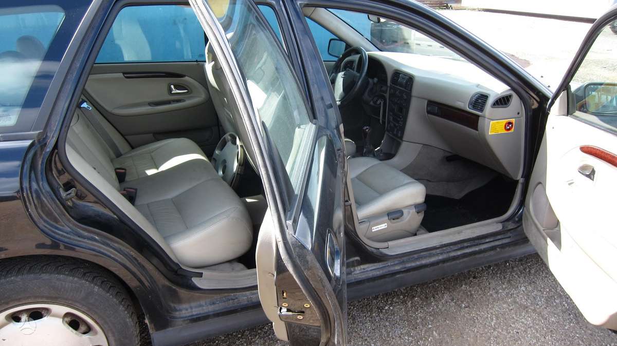 Volvo V40 Dalimis