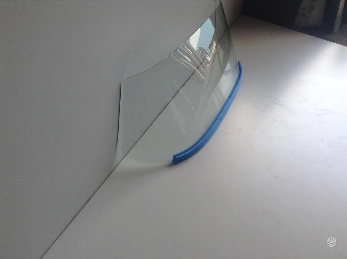Jaguar E-Type windows