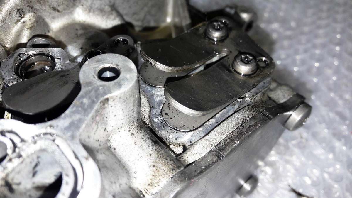 Audi A6, 04L145208J, dzinēja detaļas