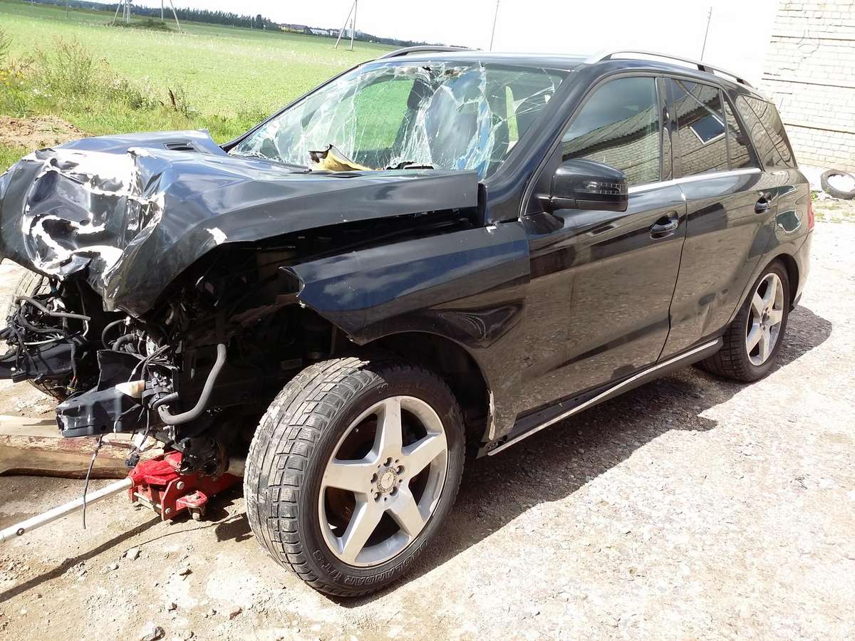 Mercedes-Benz ML350 dalimis