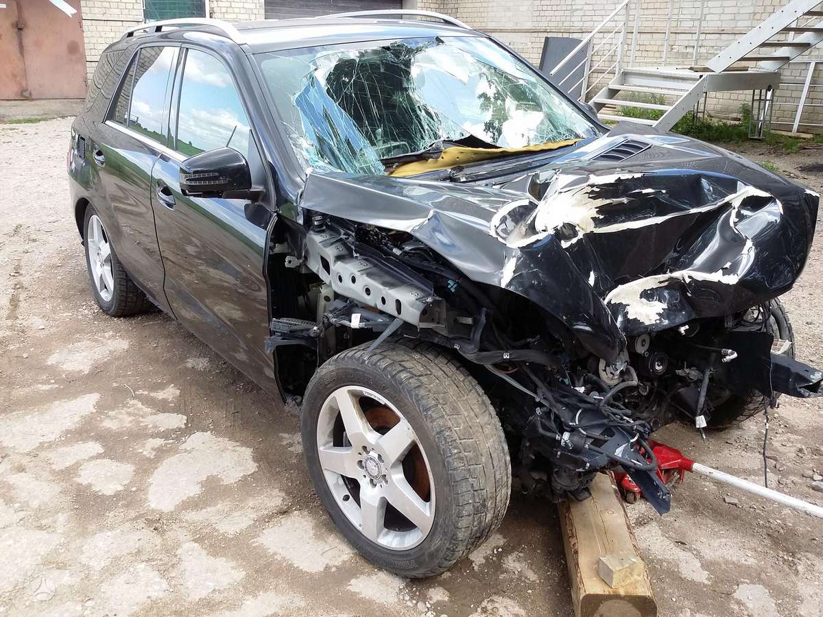 Mercedes-Benz ML350 dalimis