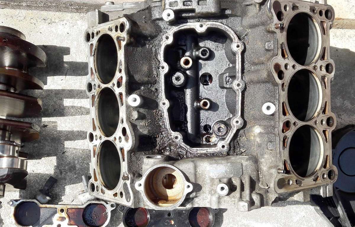 Audi A8, ASN, dzinēja detaļas