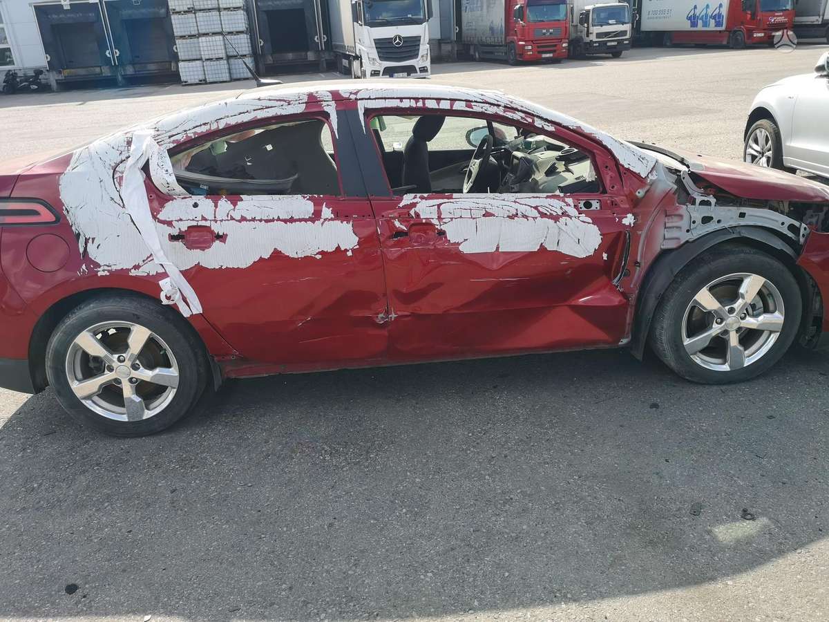 Chevrolet Volt dalimis. Dalimis