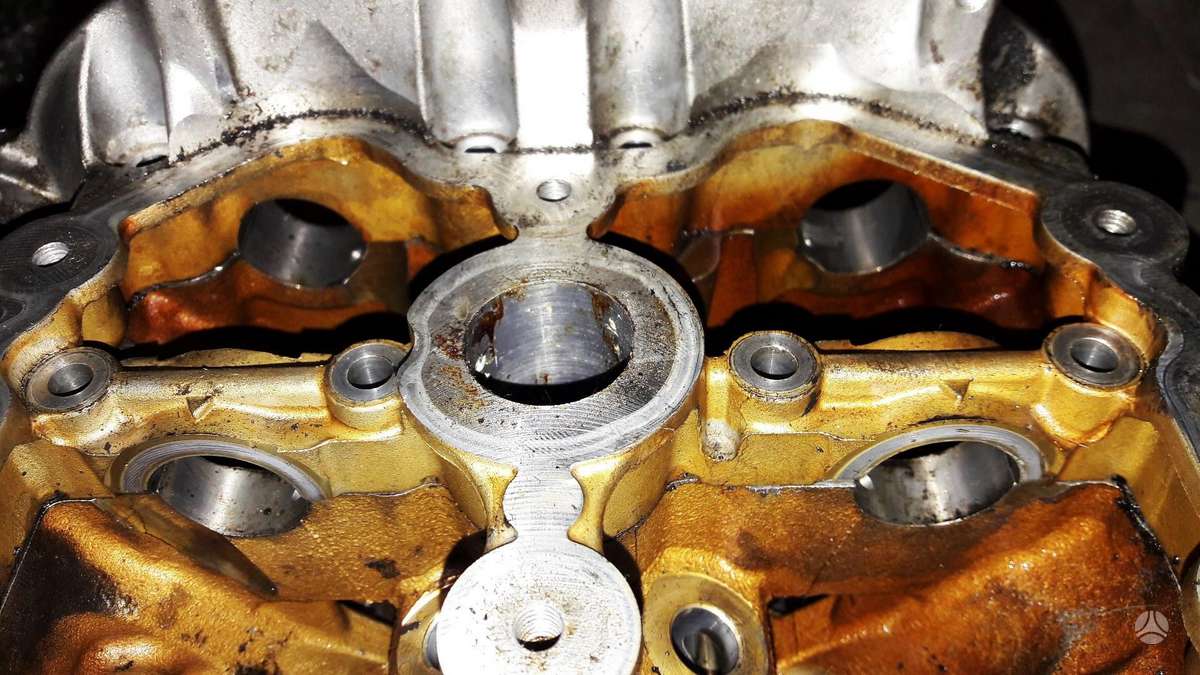 Audi A6, 06f103373A, dzinēja detaļas