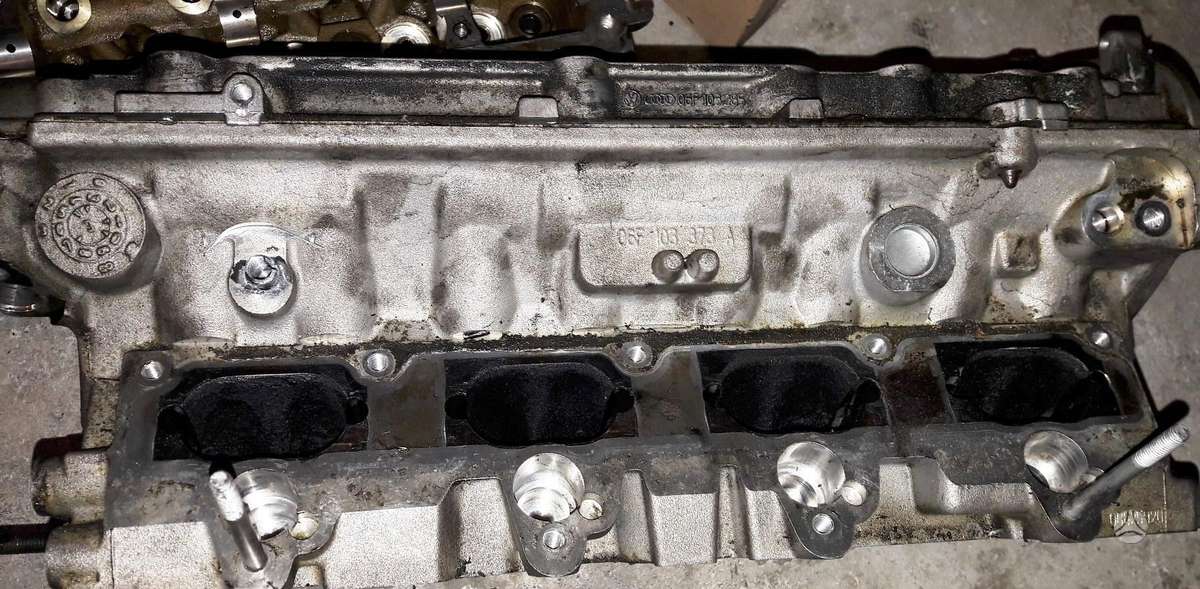 Audi A6, 06f103373A, dzinēja detaļas