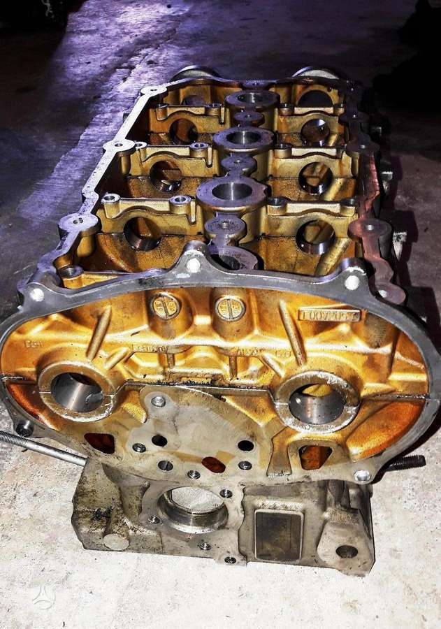 Audi A6, 06f103373A, dzinēja detaļas