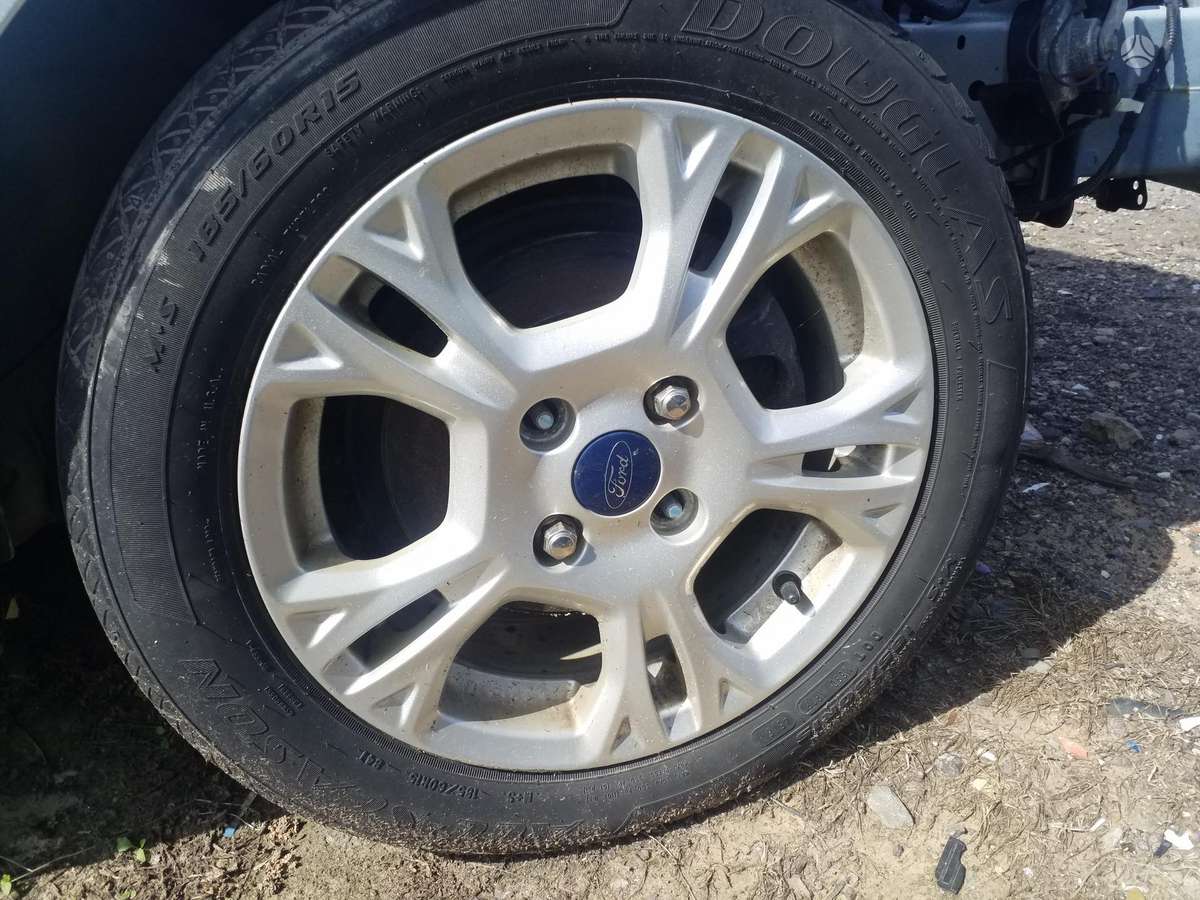 Ford Fiesta по частям