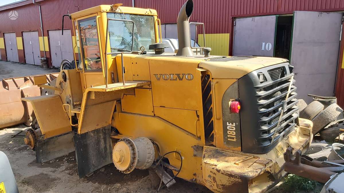 Volvo L180E For PARTS, frontal loader