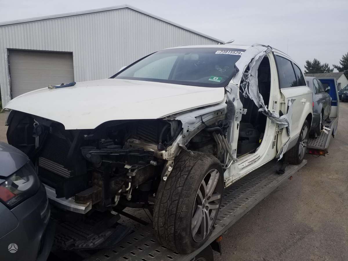 Audi Q7 for parts
