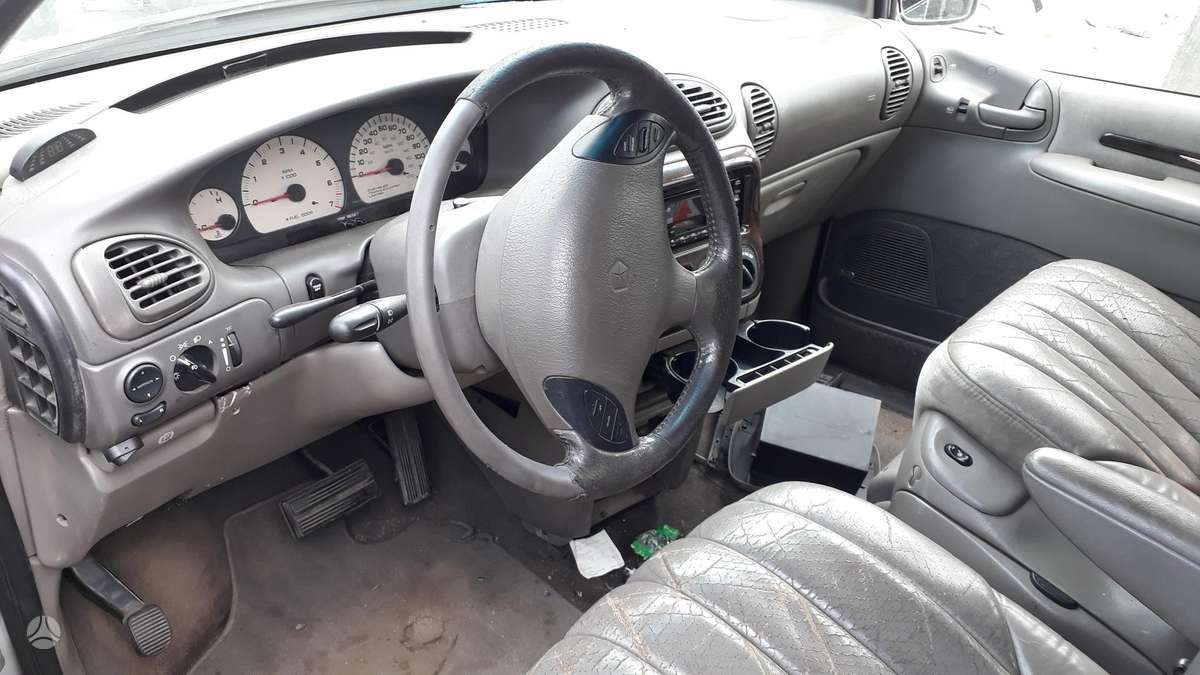 Chrysler Town & Country Dalimis