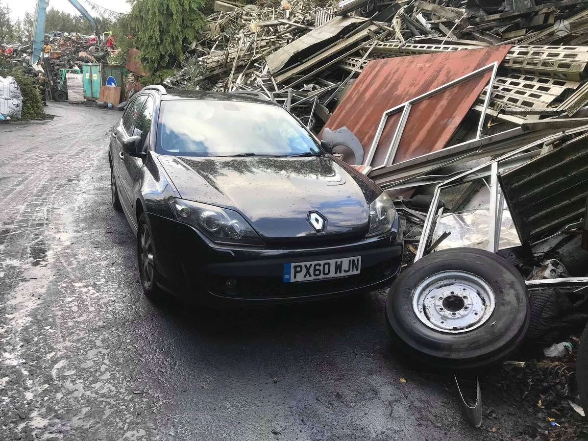 Renault Laguna for parts
