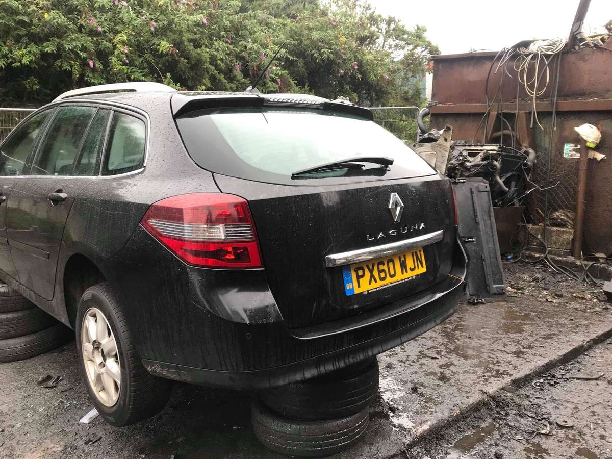 Renault Laguna for parts