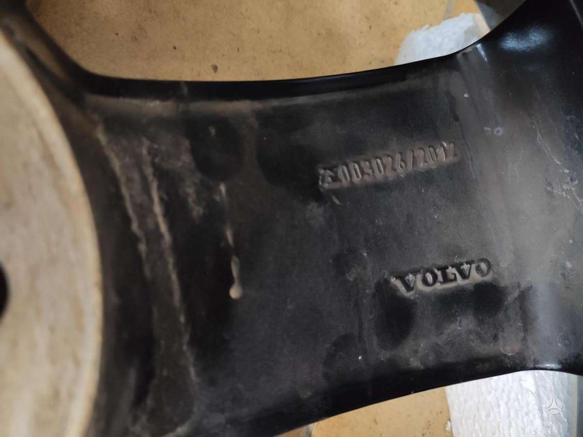 Volvo XC40, lengvojo lydinio, R19