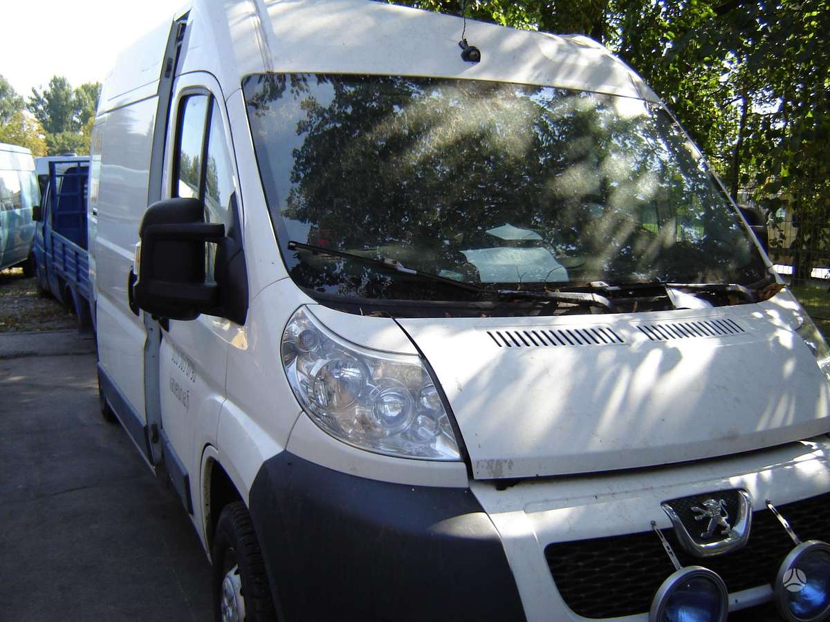 Peugeot Boxer, cargo vans