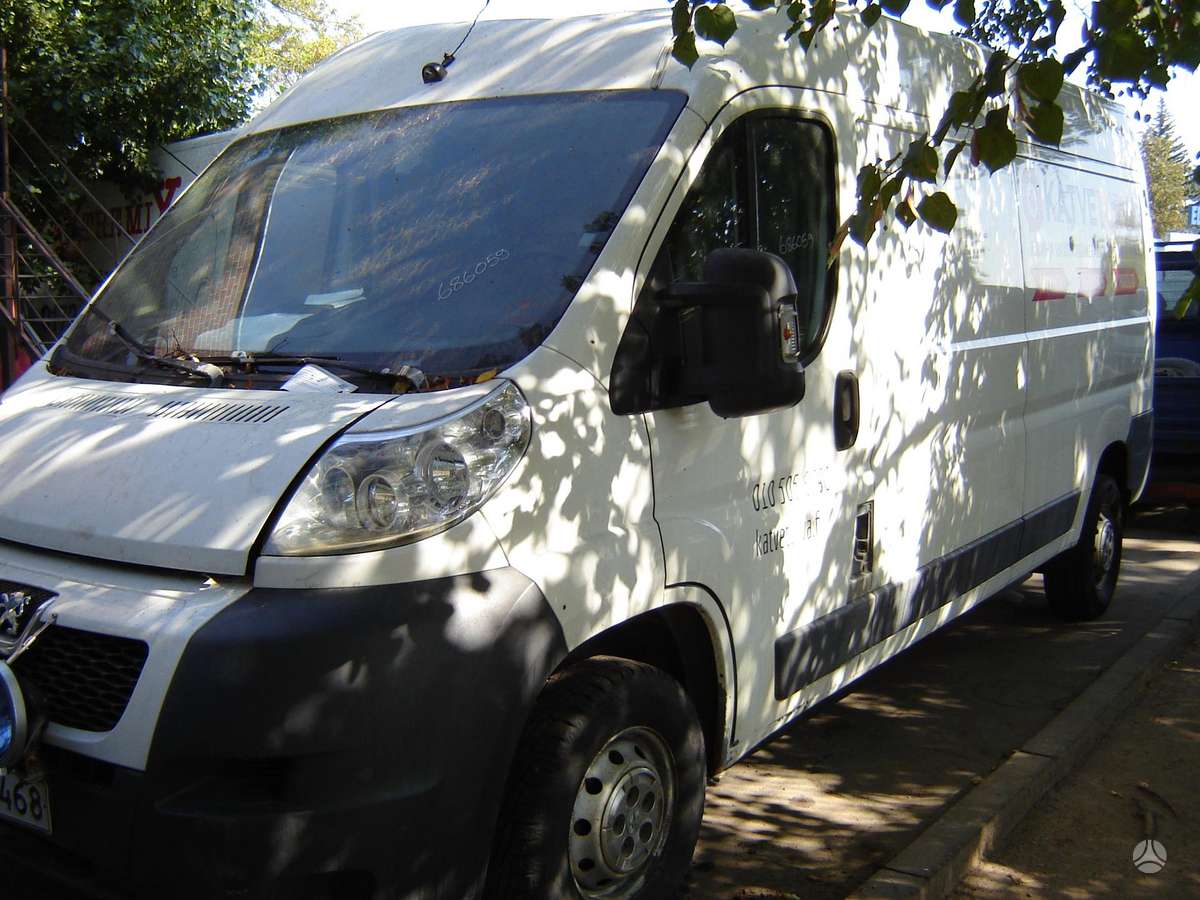 Peugeot Boxer, cargo vans