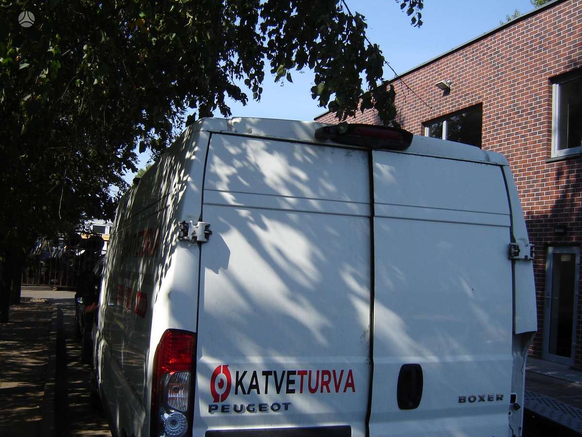 Peugeot Boxer, cargo vans
