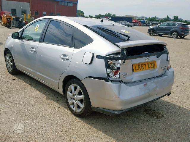 Toyota Prius по частям