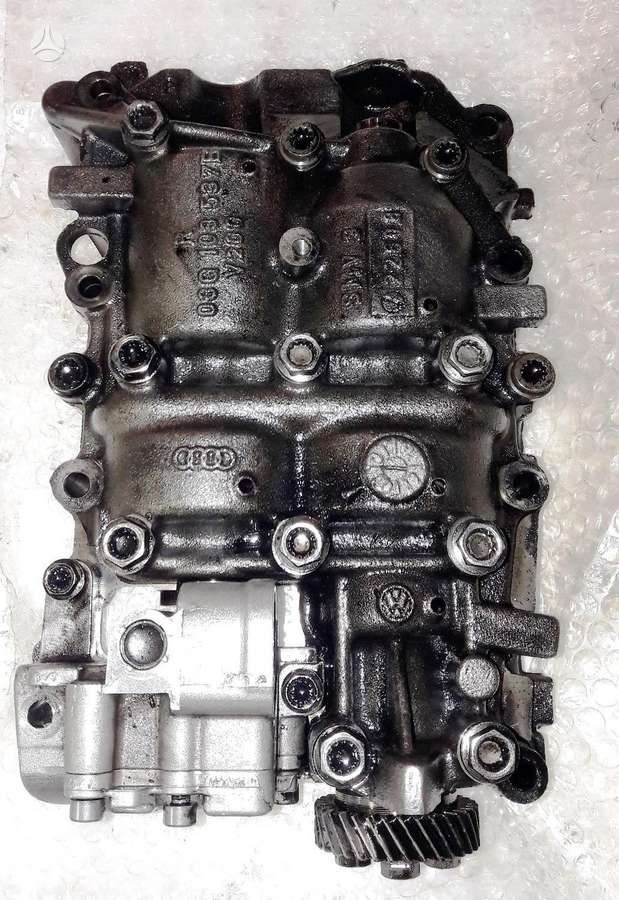 Audi A4, 03G115105C, dzinēja detaļas