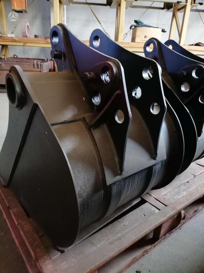 Komatsu WB-93   PW-160, buckets