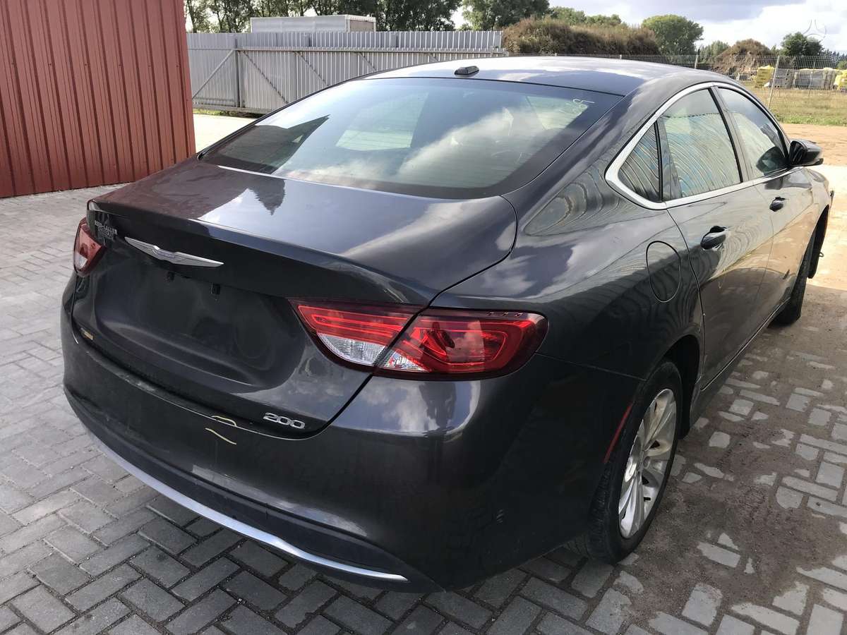 Chrysler 200 по частям