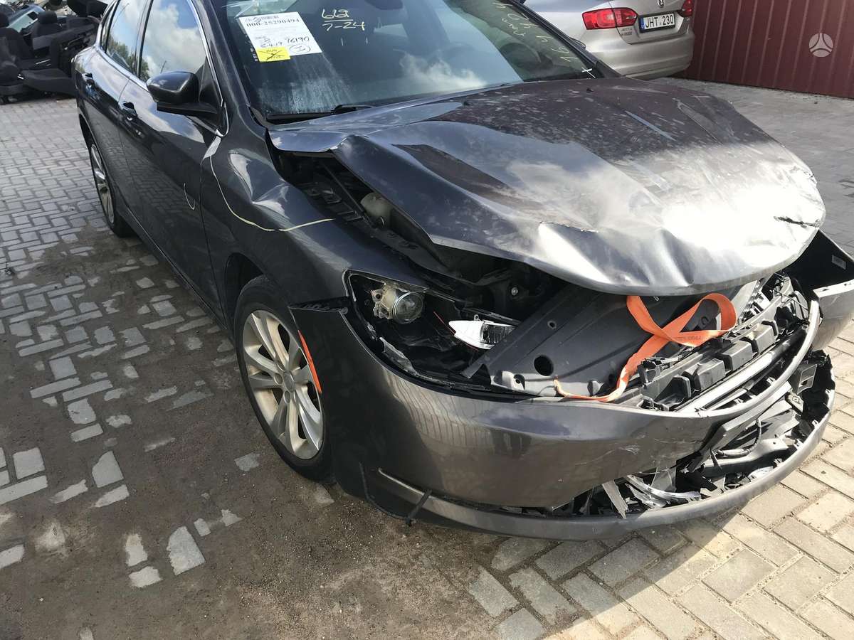 Chrysler 200 rezerves daļās