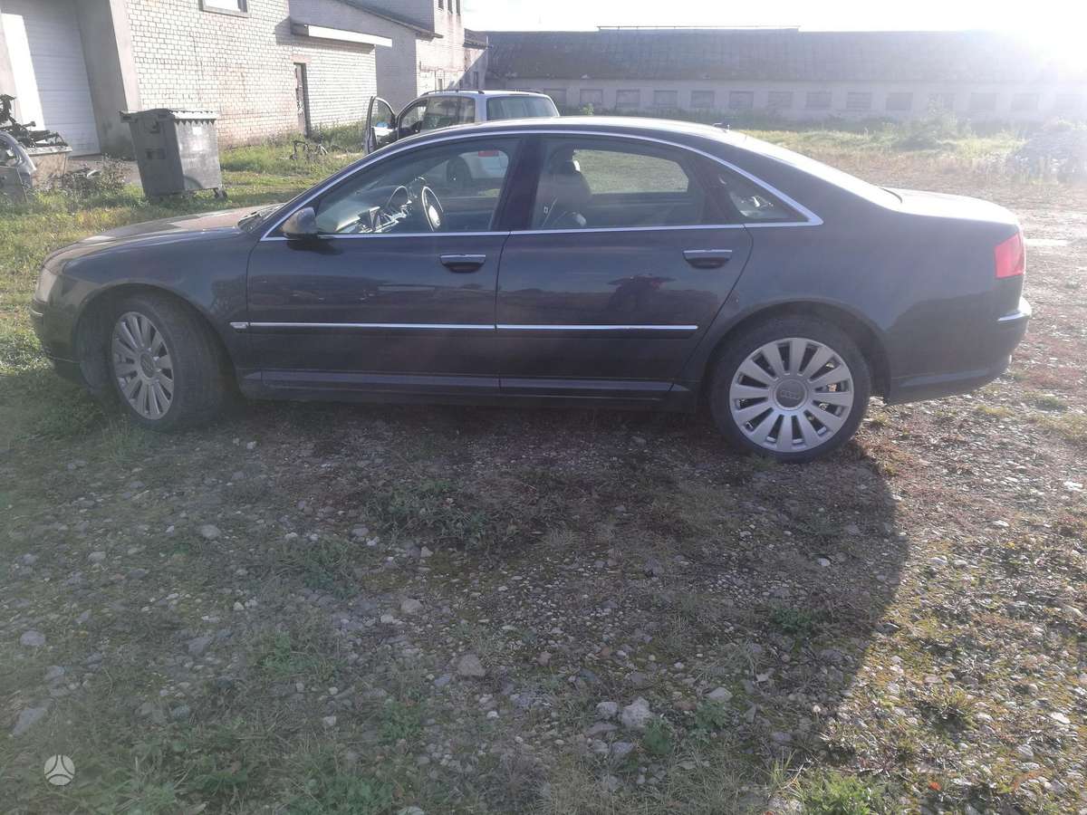 Audi A8 dalimis