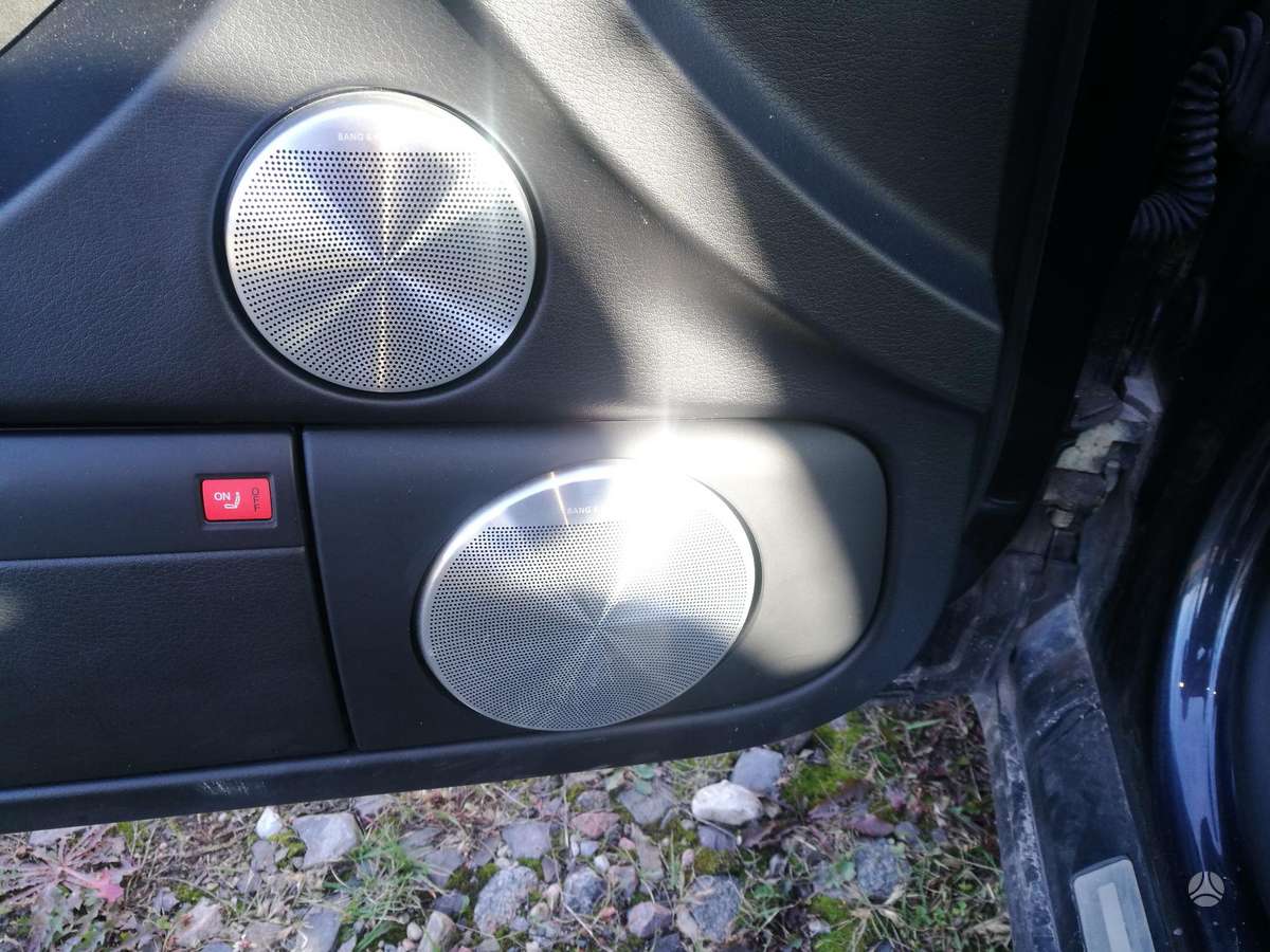 Audi A8 dalimis