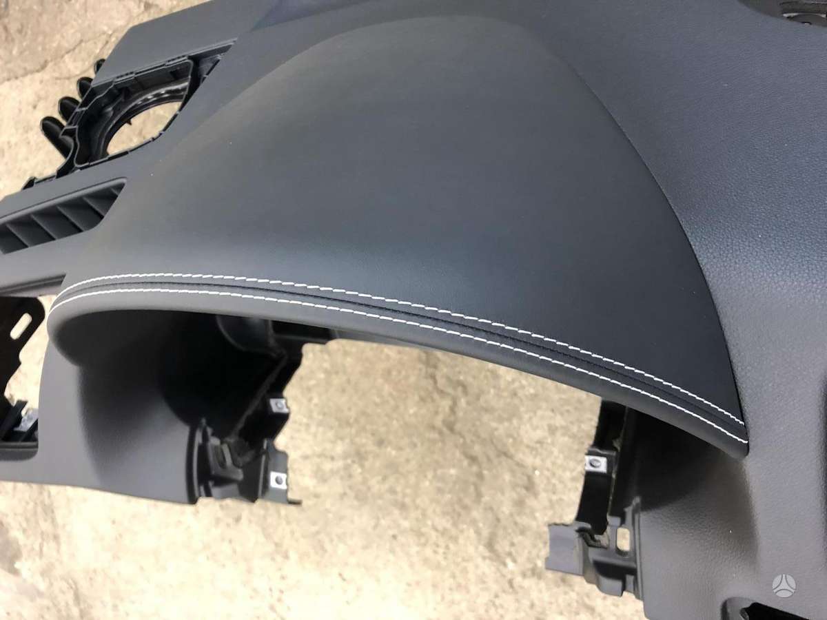 Audi SQ5 panelė, oro pagalvės, saugos diržai