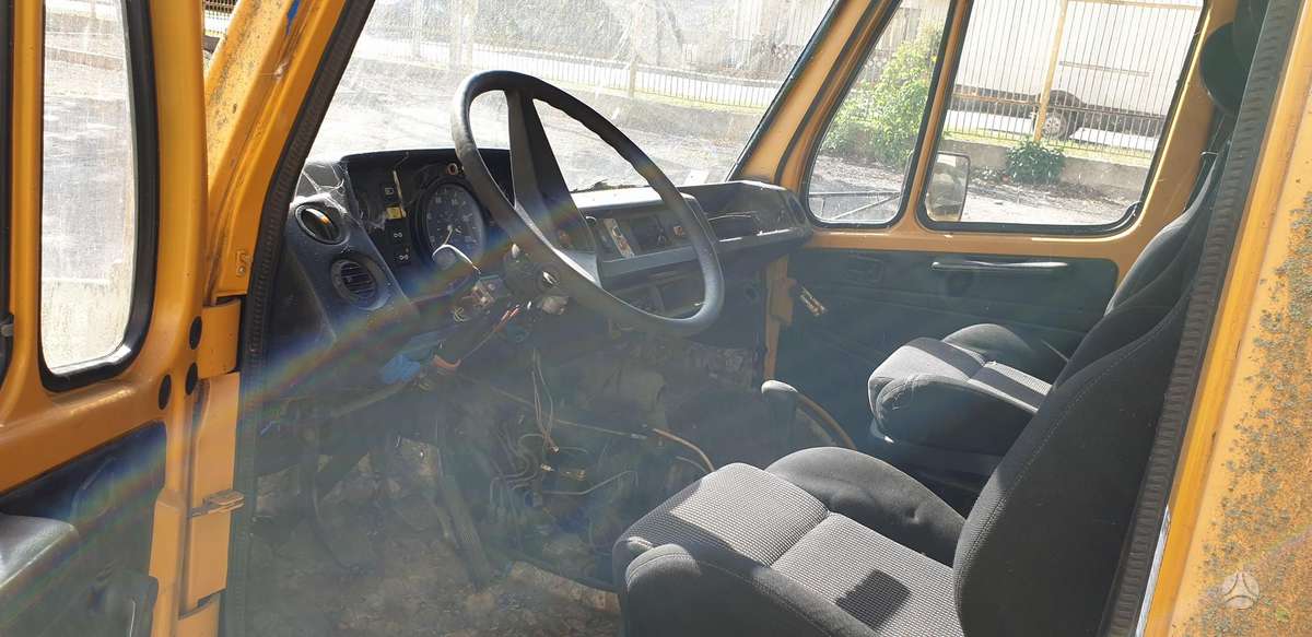 Mercedes-Benz 307, cargo vans