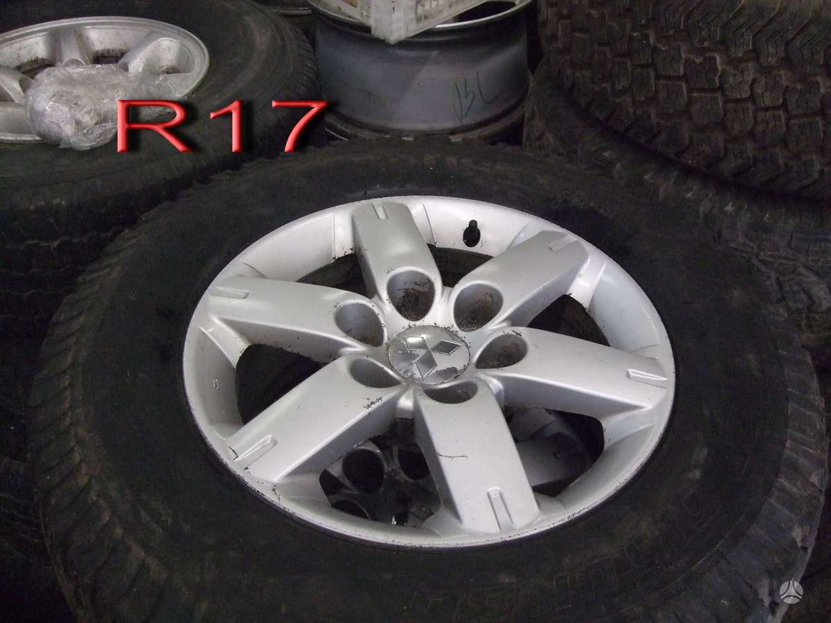 Mitsubishi Pajero rezerves daļās. 7 vietu odinis salonas lieti diskai r17 достав