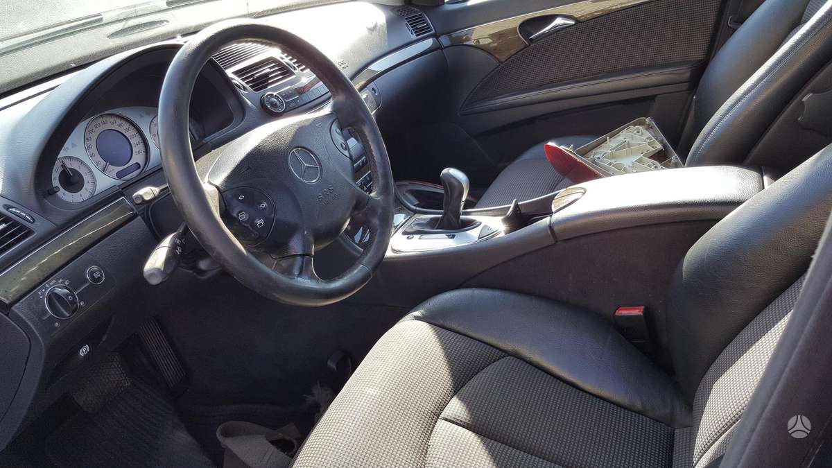 Mercedes-Benz E220