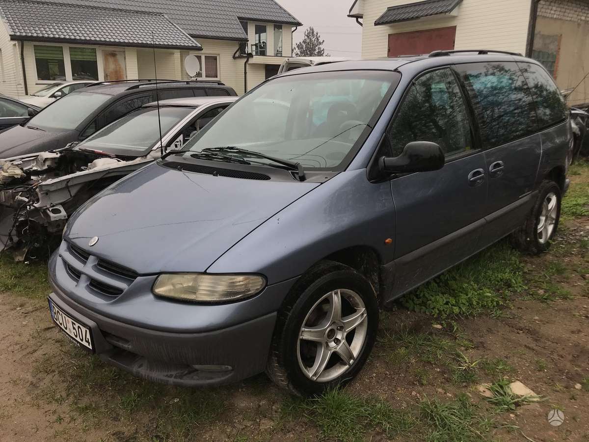 Chrysler Voyager kėbulo dalys