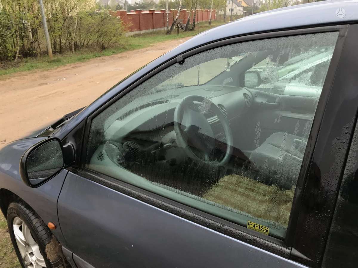 Chrysler Voyager kėbulo dalys