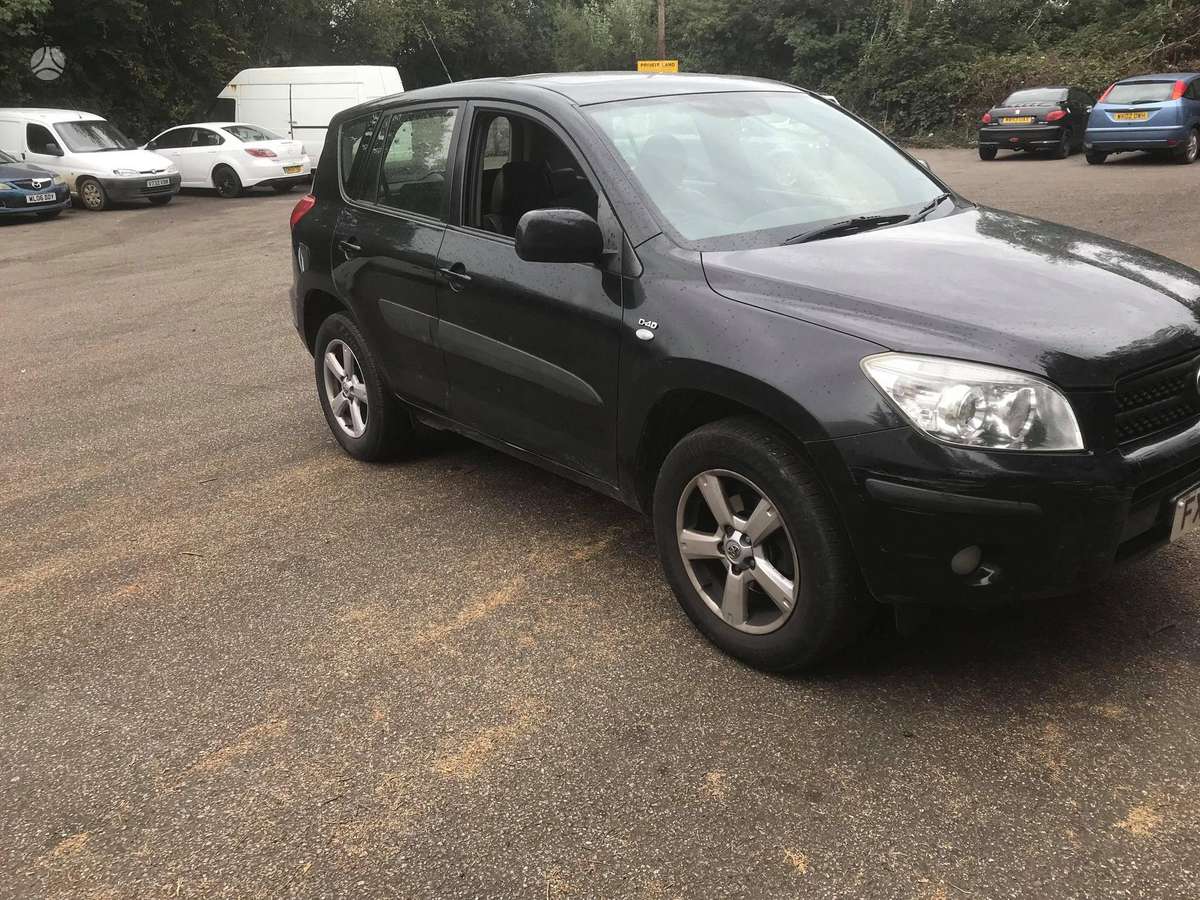 Toyota RAV4 dalimis