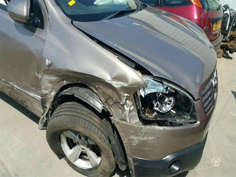 Nissan Qashqai по частям. Dalimis
