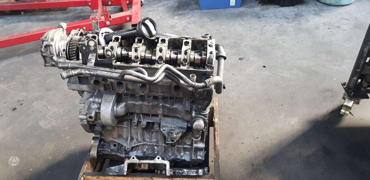 Volkswagen Transporter variklio detalės