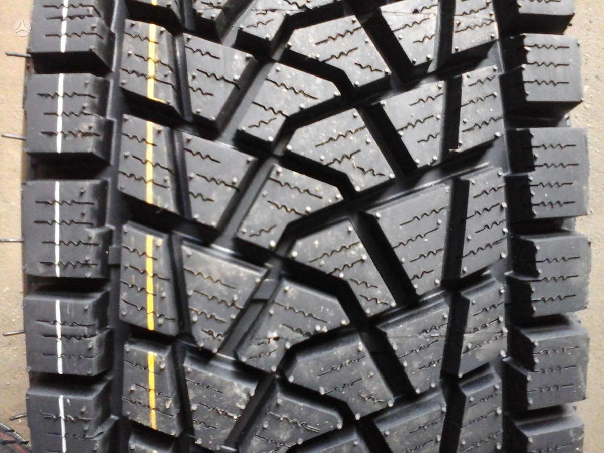 -Kita-, žieminės 235/60 R18