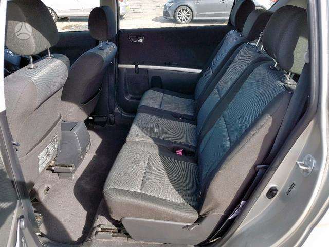 Toyota Corolla Verso по частям