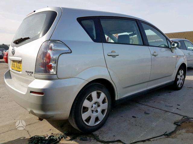 Toyota Corolla Verso dalimis