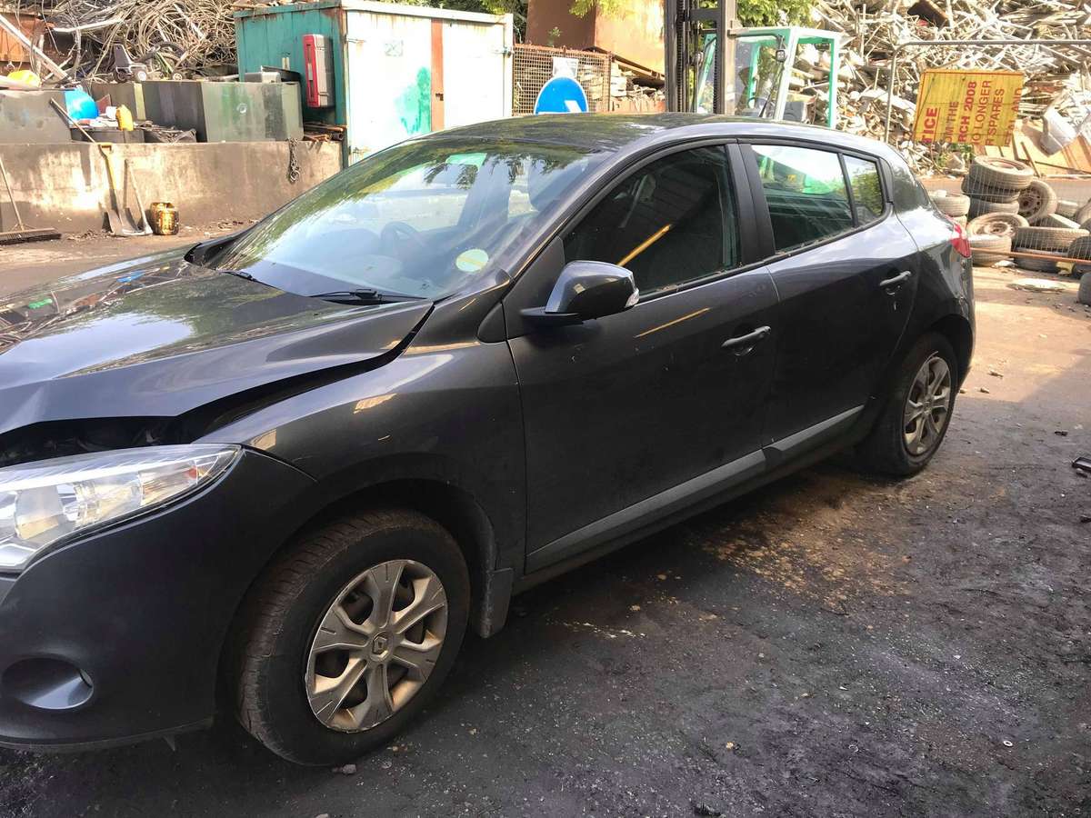 Renault Megane по частям