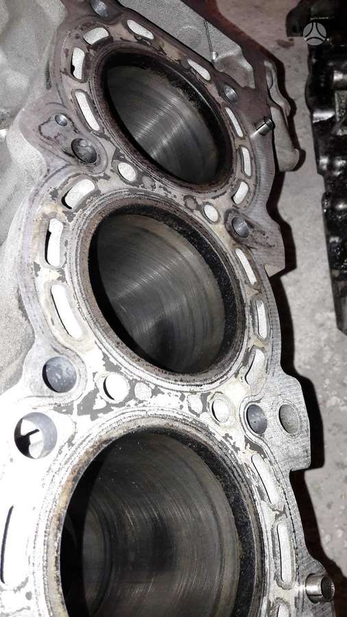 Mercedes-Benz E klasė, OM642, engine parts